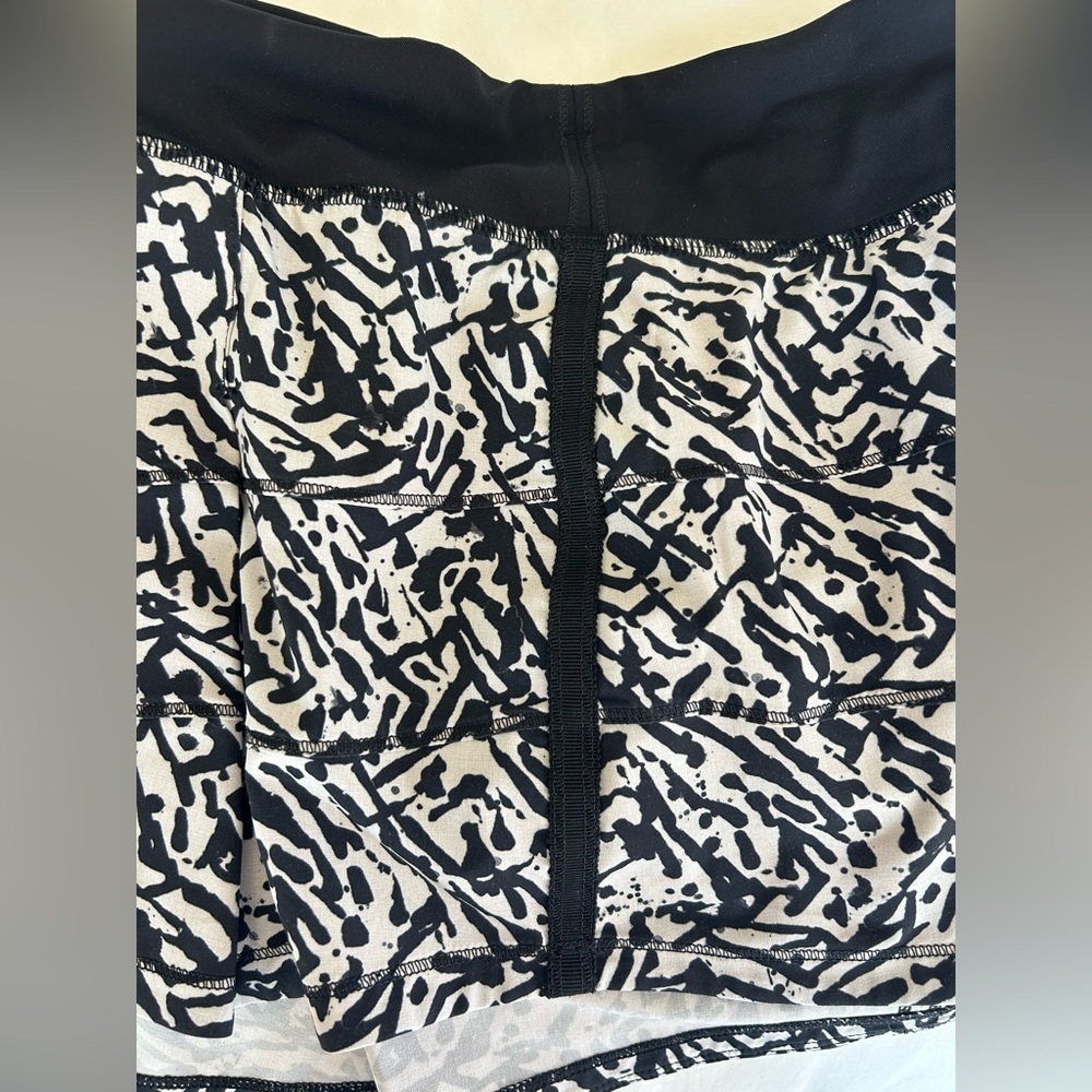 Lululemon Pace Rival Skirt II in Brushed Animal White Black - Picture 5 of 7
